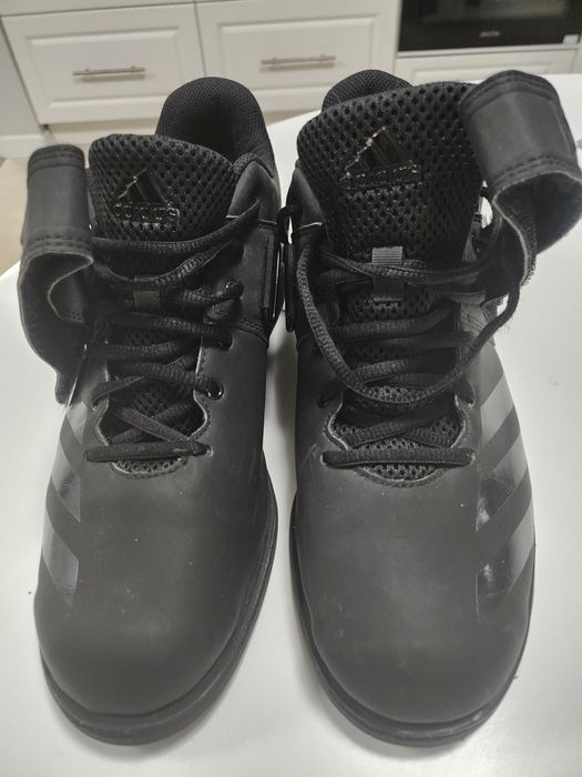 Adisasi Brand new Nr 45 EU!!!