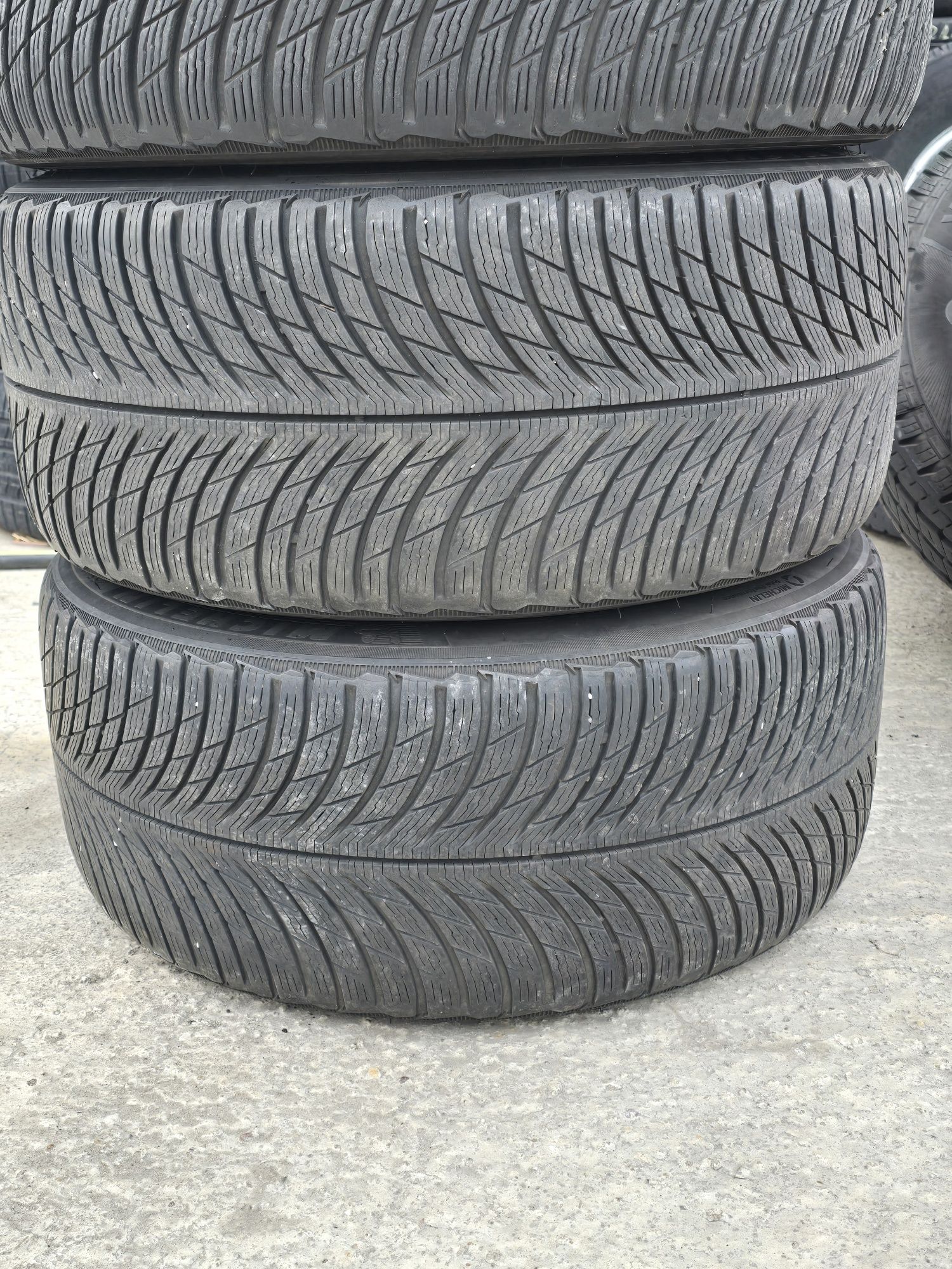 4 Броя 255/40/18 Michelin 6mm