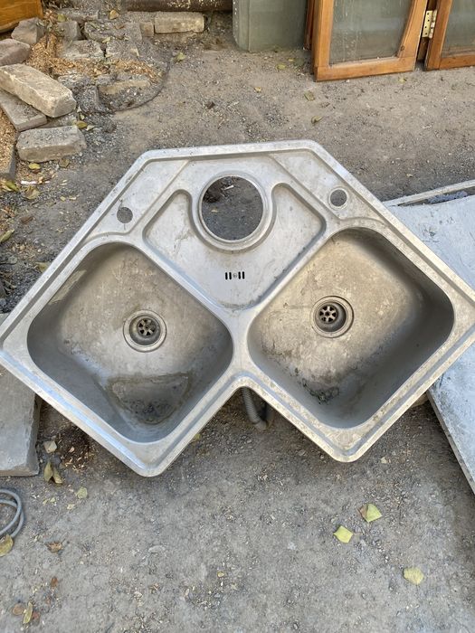Угловая кухонная мойка