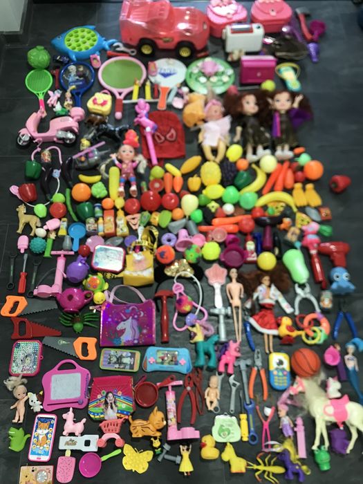 Голям  чувал с 268 пластмасови играчки