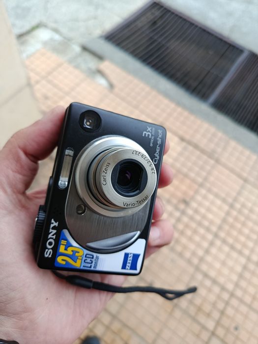 Aparat foto Sony Cyber-shot DSC-W12 fullbox
