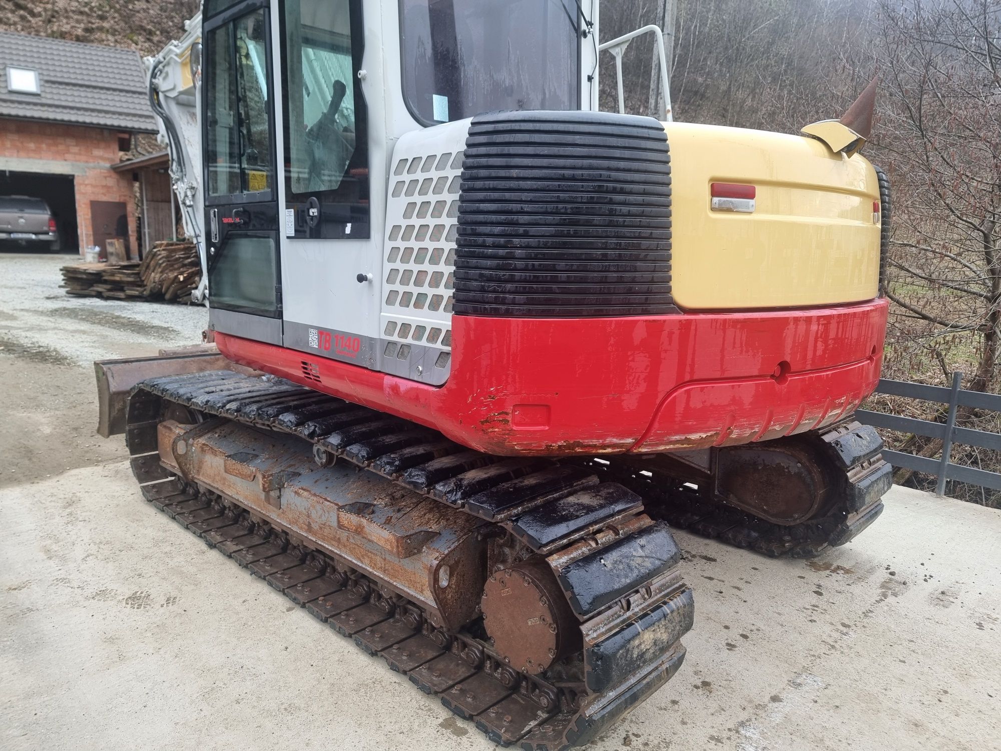 Excavator takeuchi 1140 seria 2