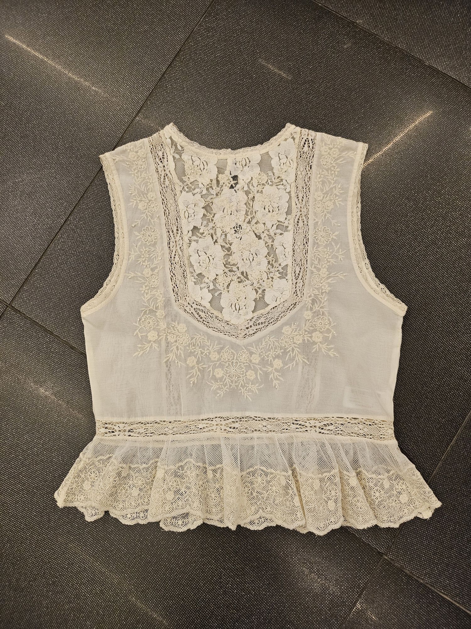 ZARA топ с памучна дантела S-36