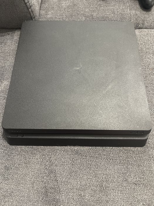 Ps 4 slim 2 manete+4 jocuri