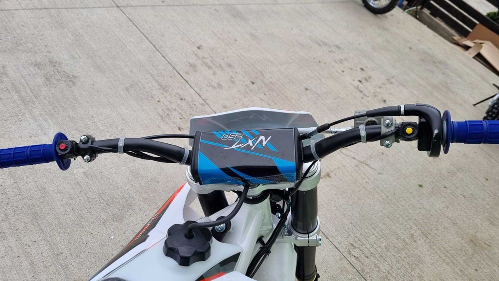 Motocicleta cross enduro offroad Barton NXT250L cc 4T (ROTI 21" - 18")