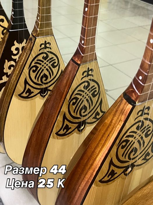 Домбра в размере 44