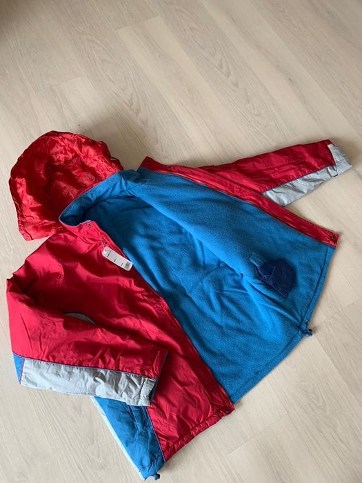 Vand geaca calduroasa M si L.