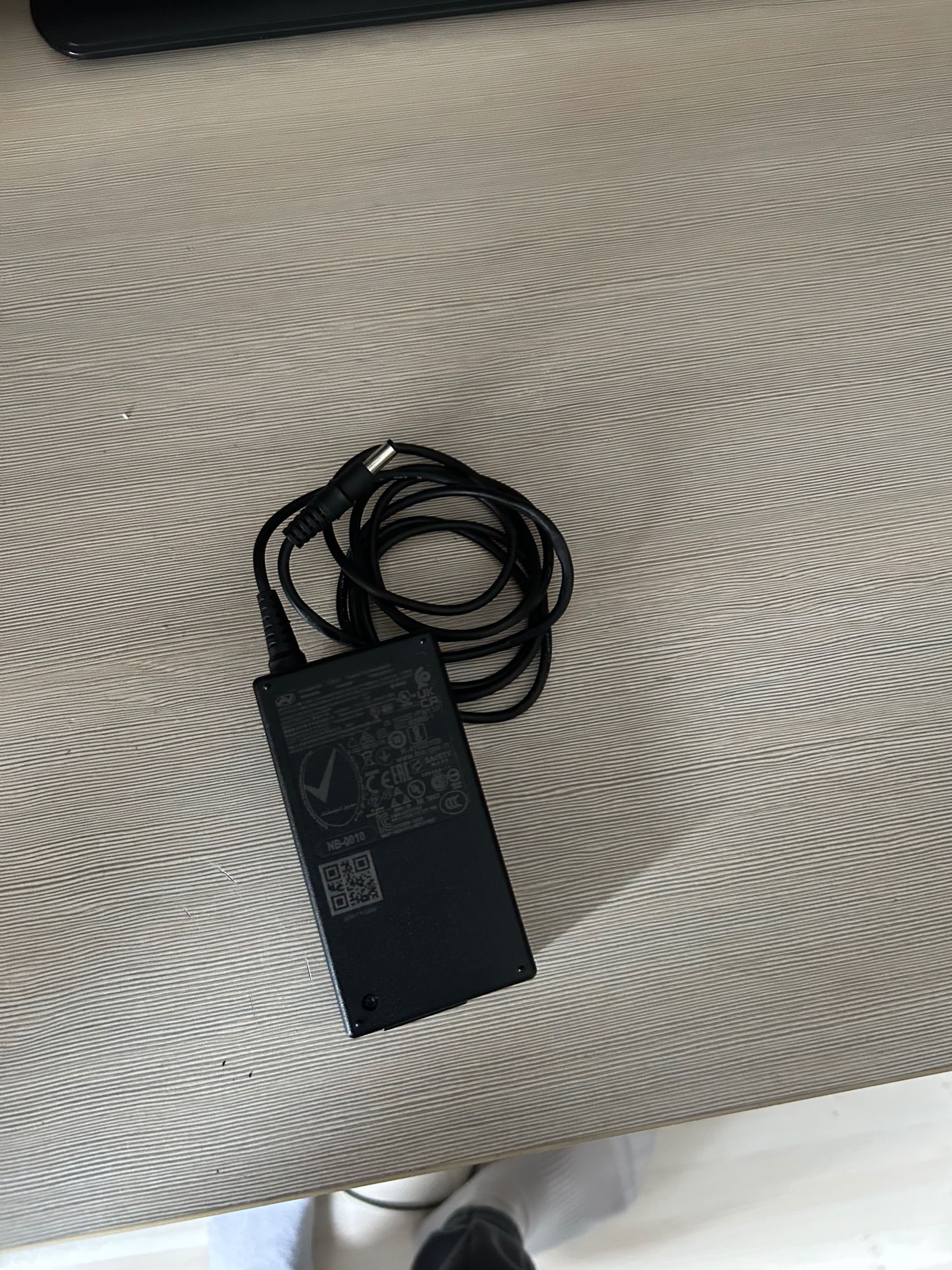 Волан педали и скоростен лост Logitech g 29