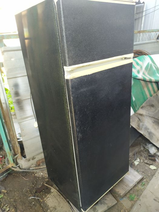 Холодильник Бирюса