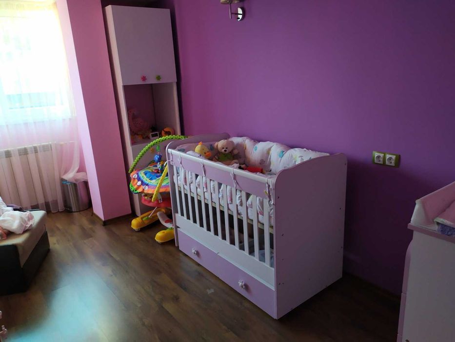 Детско креватче и гардероб