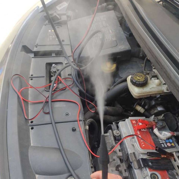 Машина за диагностика и откриване на течове с дим/пушек, димогенератор