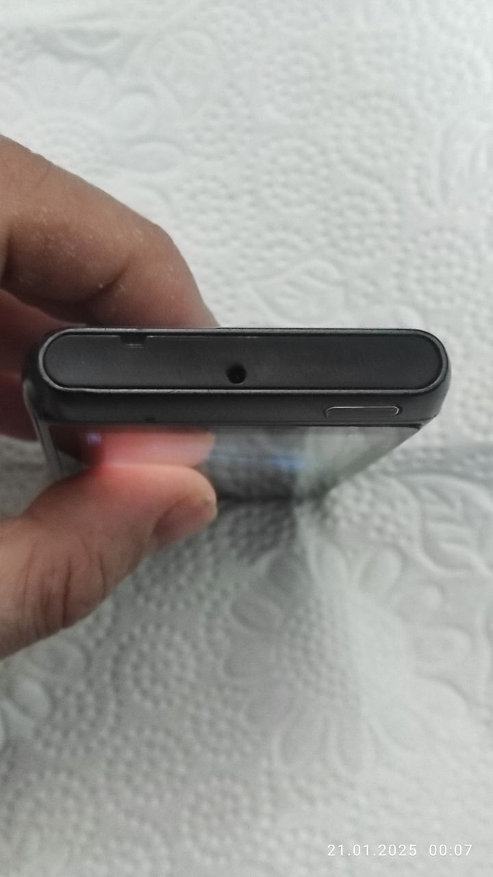 Nokia N8 , Регестрация IMEI есть.