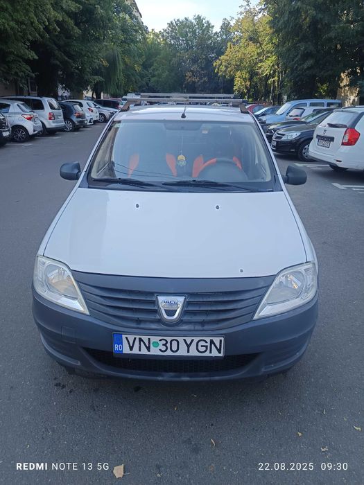 Vând Dacia Logan
