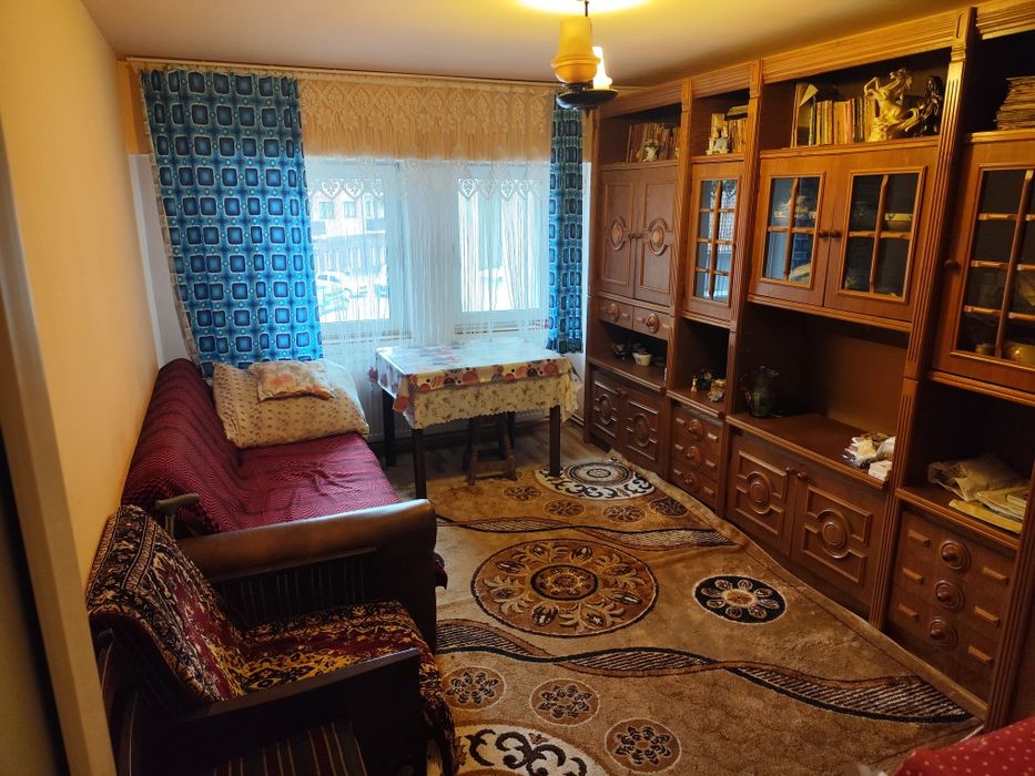 De vânzare apartament 3 camere