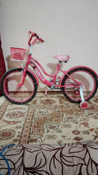 Продаётся велосипед для девочек ( 6-8 лет)
