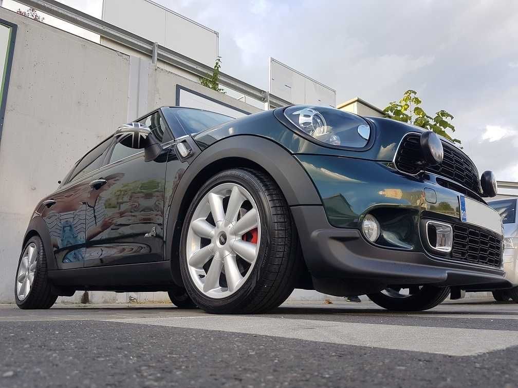 MINI Cooper S Countryman ALL4 J. C. Works 200 CP, impecabil