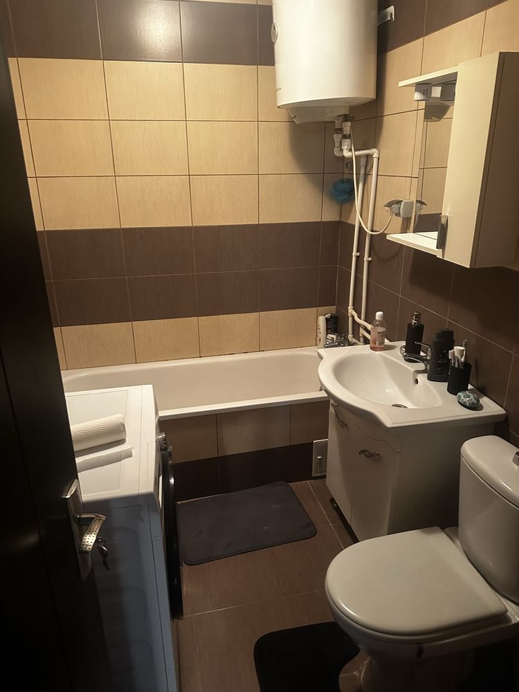 Vand apartament in Oravita