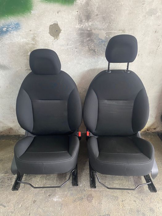 Предни седалки за Пежо 208 и Пежо 308