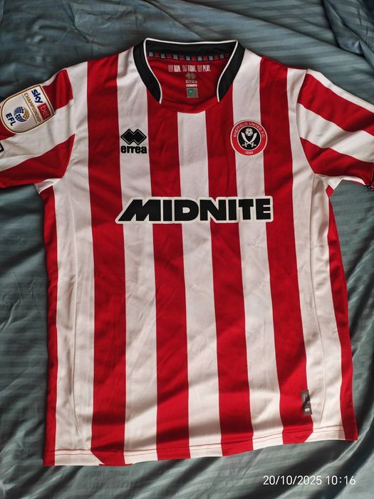 Тениска мачова на Михаил Полендаков от Шефилд Юнайтед