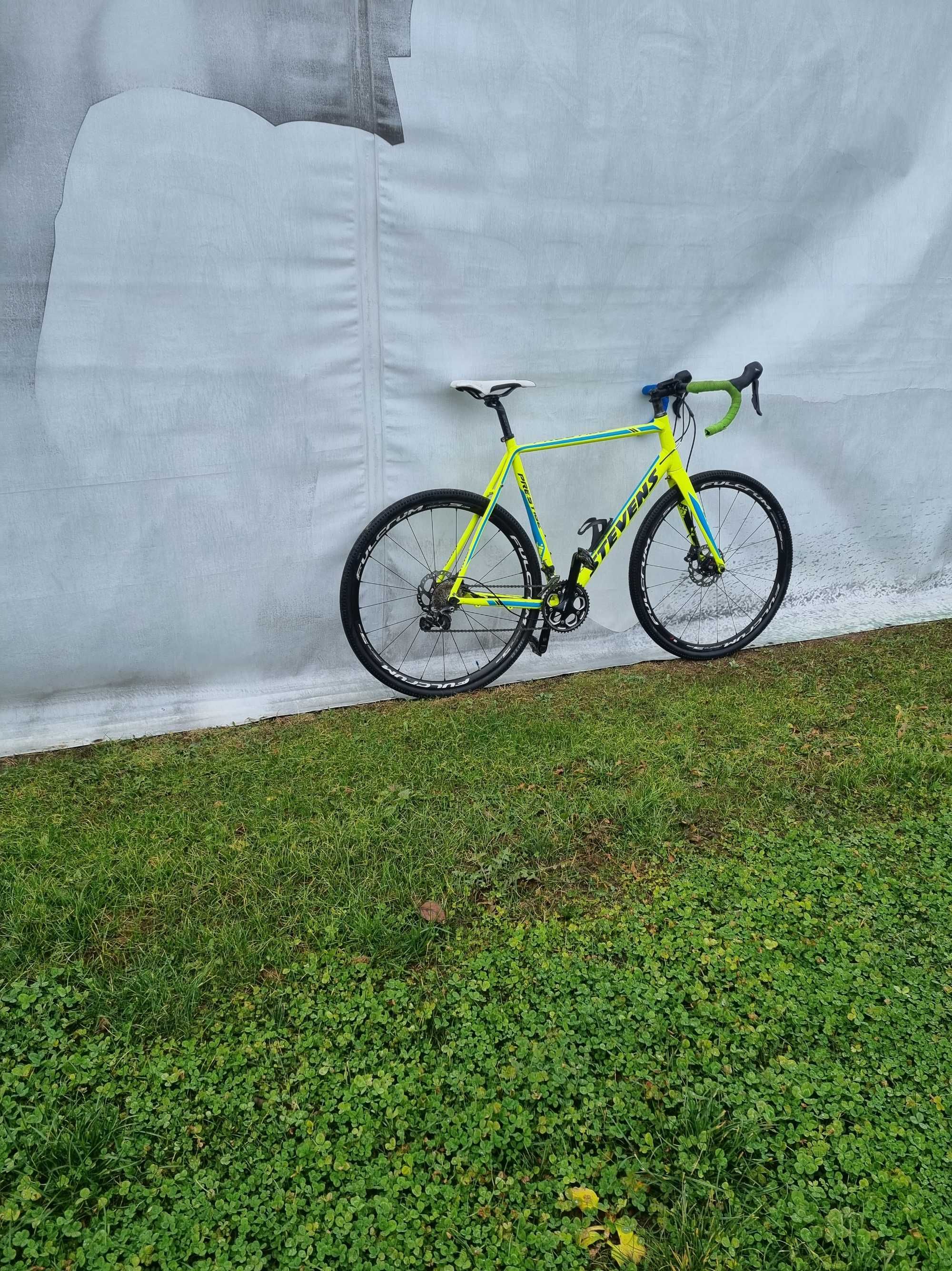 Bicicleta Stevens Prestige Gravel 2023 Semicursiera
