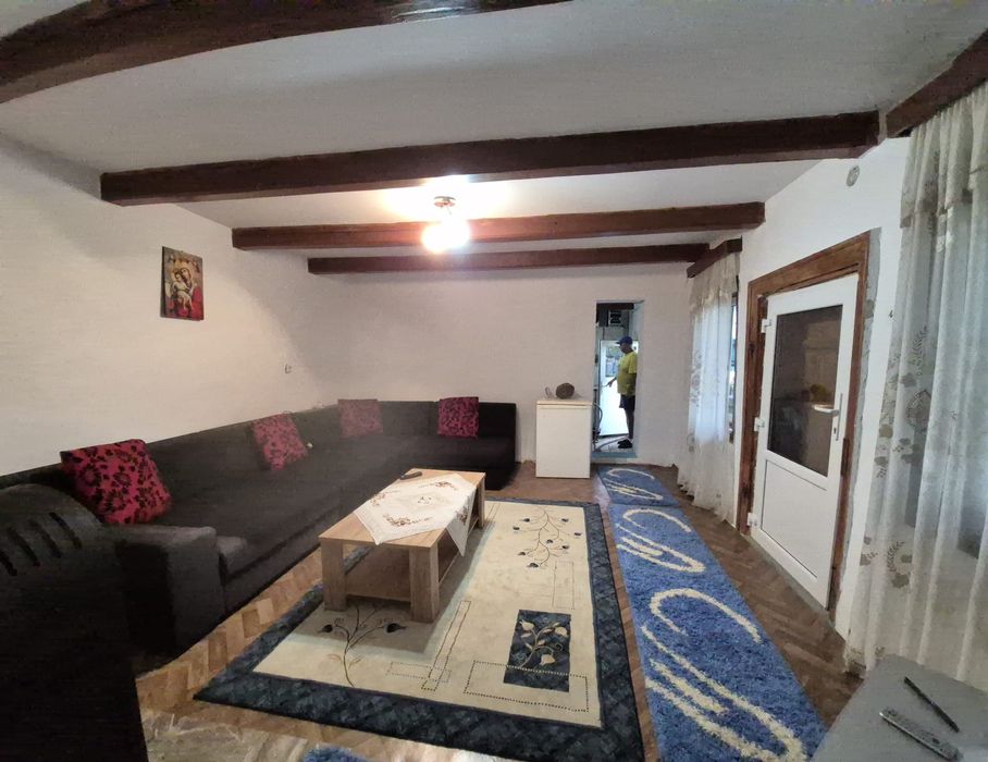 Casa de vânzare la tara