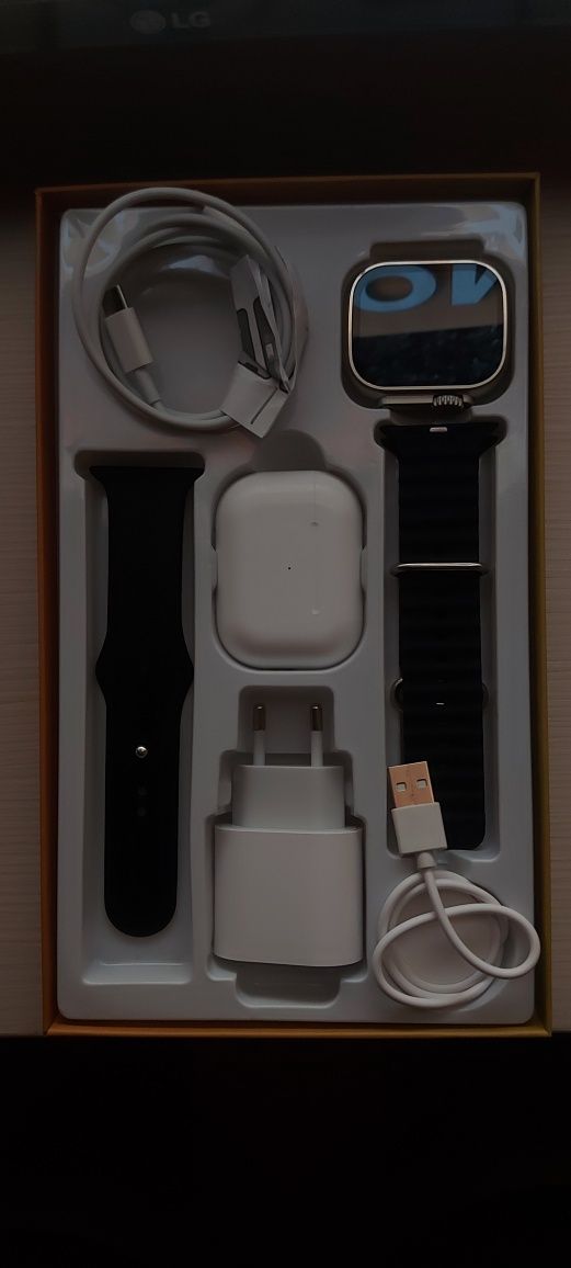 Apple watch ultra și air pods pro de vânzare