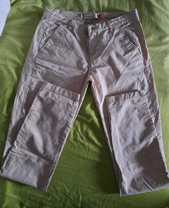 Pantaloni Bershka marimea 36