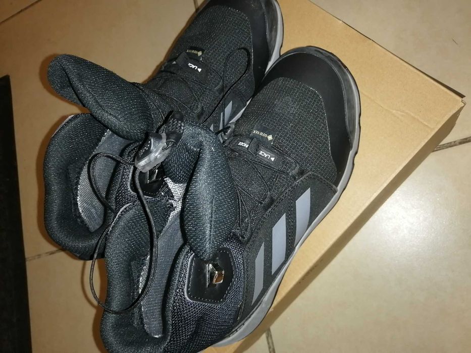 Bocanci impermeabili Adidas Terrex fără siret