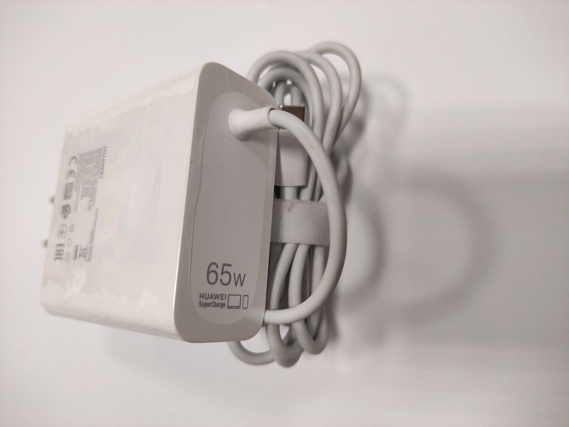 Продам адаптер питания Huawei 65w