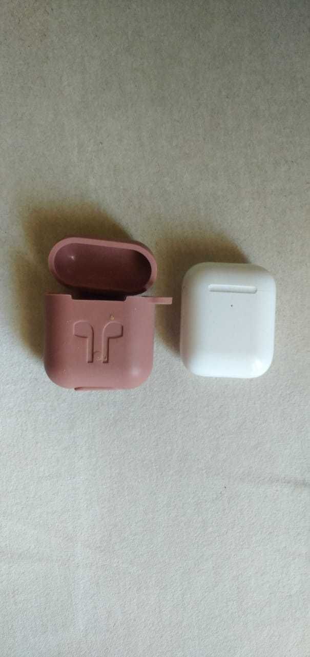 Продам кейс футляр AirPods без самих наушников с чехлом