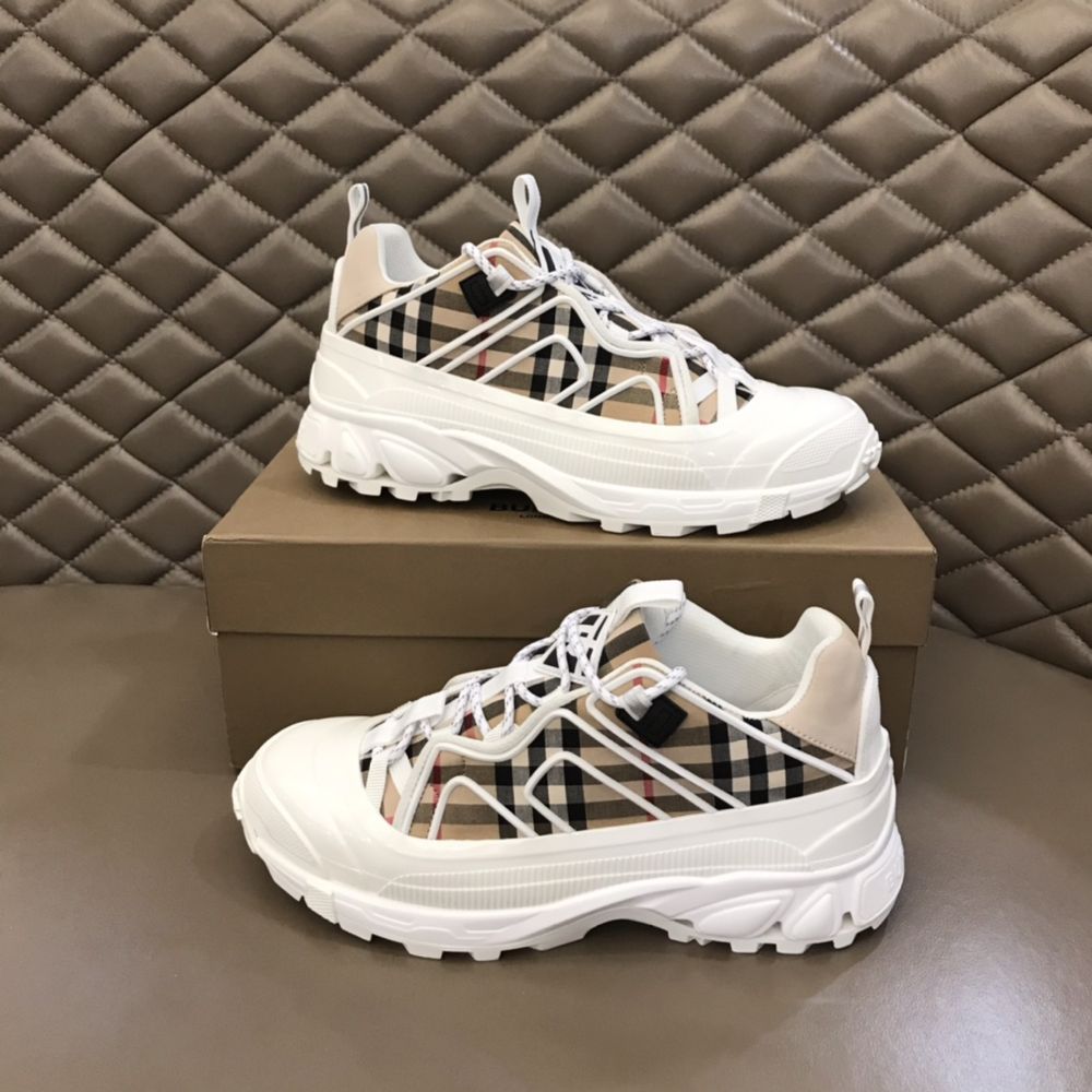 Adidași Burberry Calitate Premium