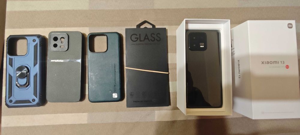 Xiaomi 13 с много екстри
