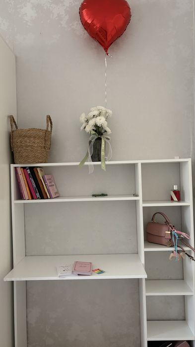 Стол книжный и кампьютерный