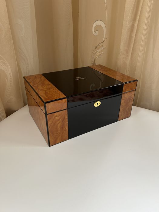 Луксозна кутия-хумидор Cohiba за до 100 пури