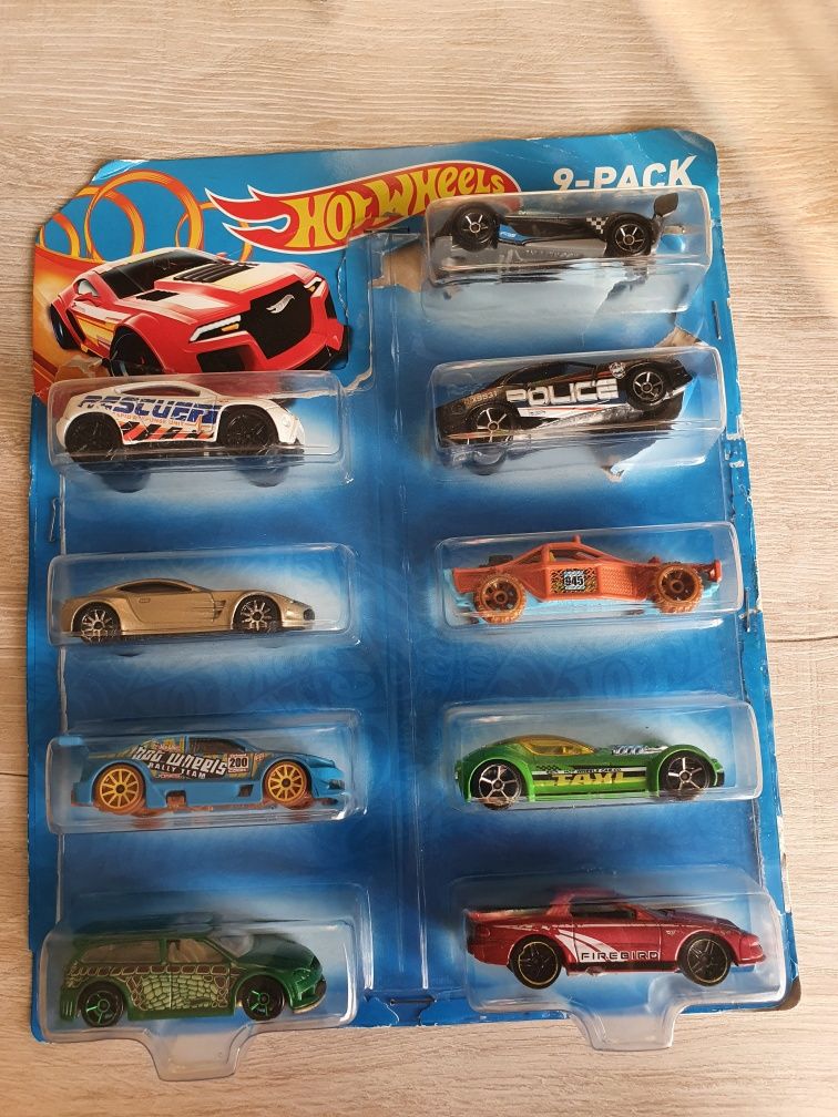 Набор машинок Hot wheels 3+