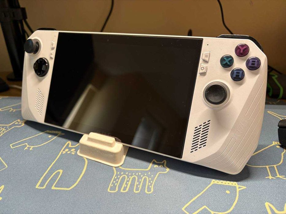 Продавам ASUS ROG Ally Z1 Extreme - 512GB