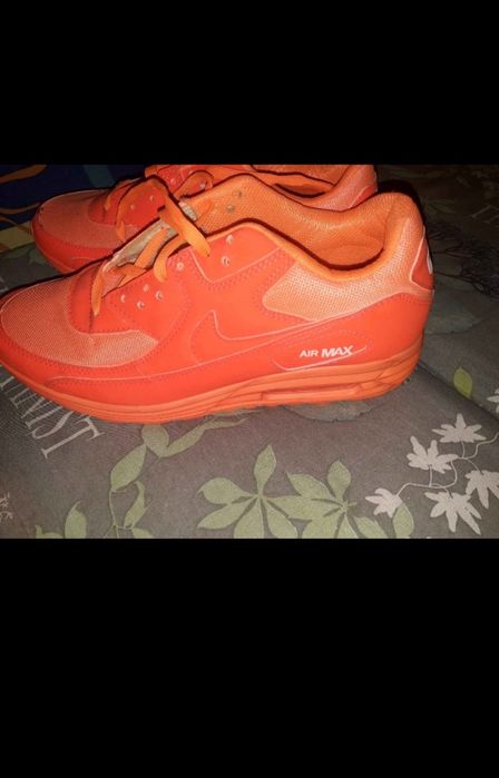 Нови са обувките оригинални NIKE 42 номер