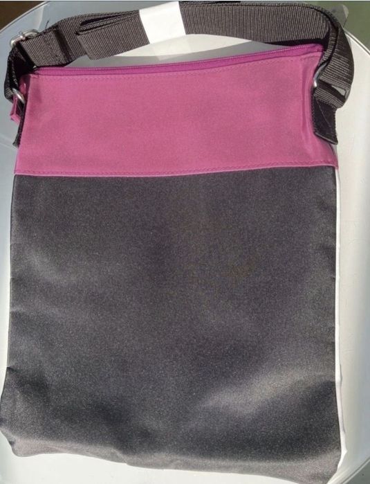 Geanta Color Avon, noua