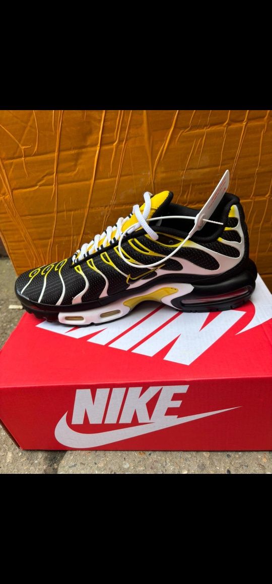 Nike air max plus tour