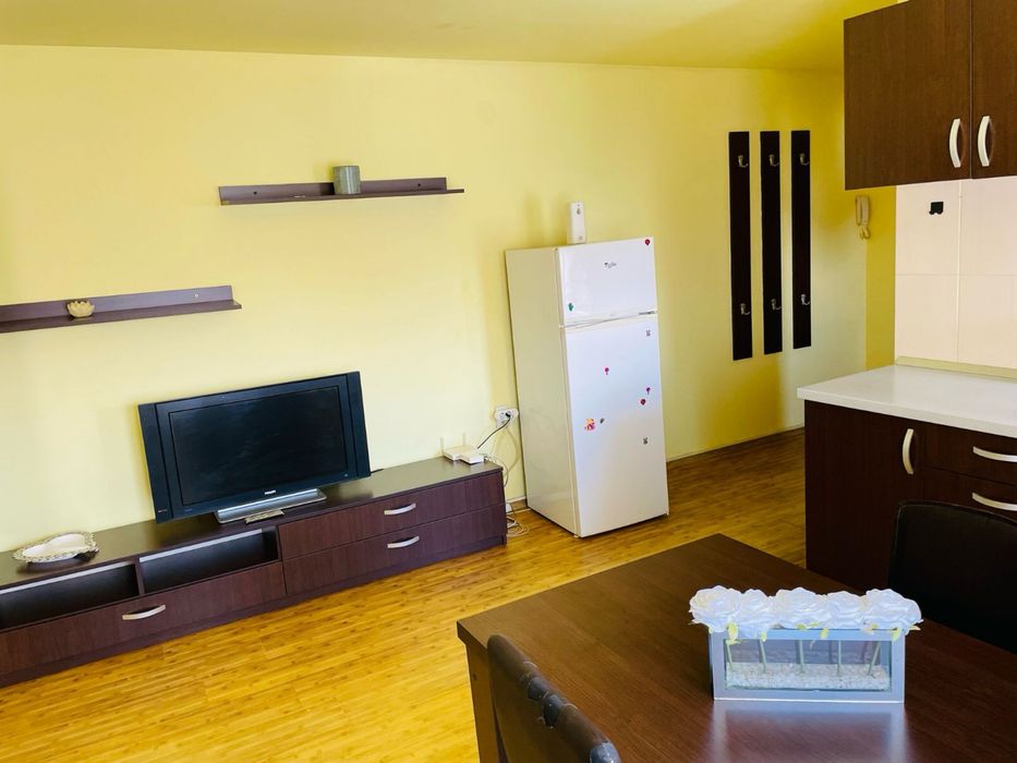 Inchiriez ap 2 cam , zona Hipodrom