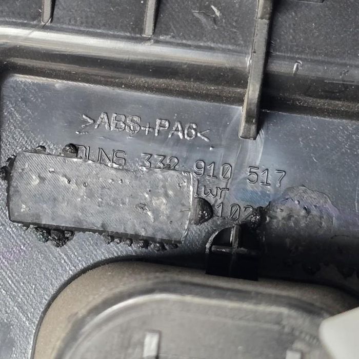 Ornament bord Chevrolet Cruze J305