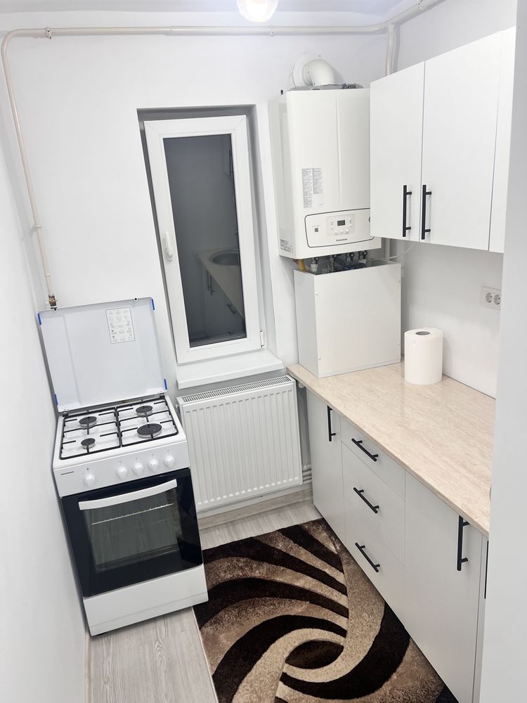 Apartament cu 3 camere de inchiriat