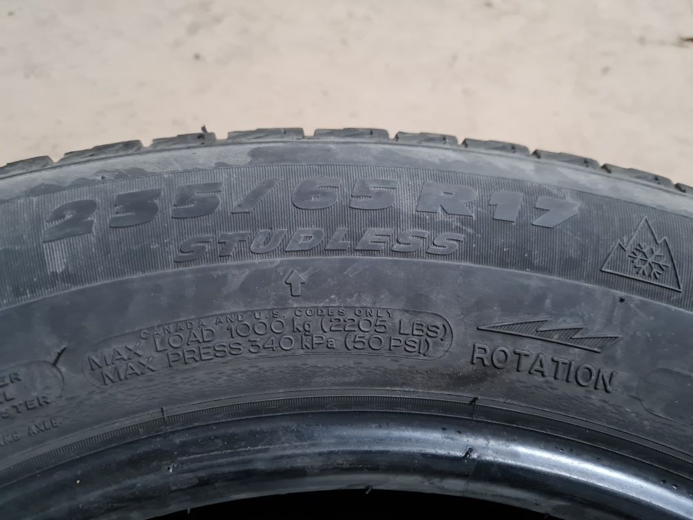 Зимний шины 235/65R17