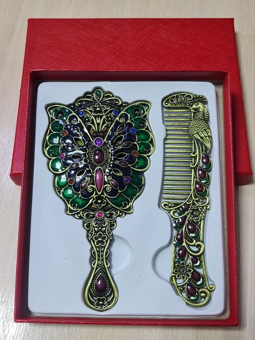 Зеркальце с расчёской