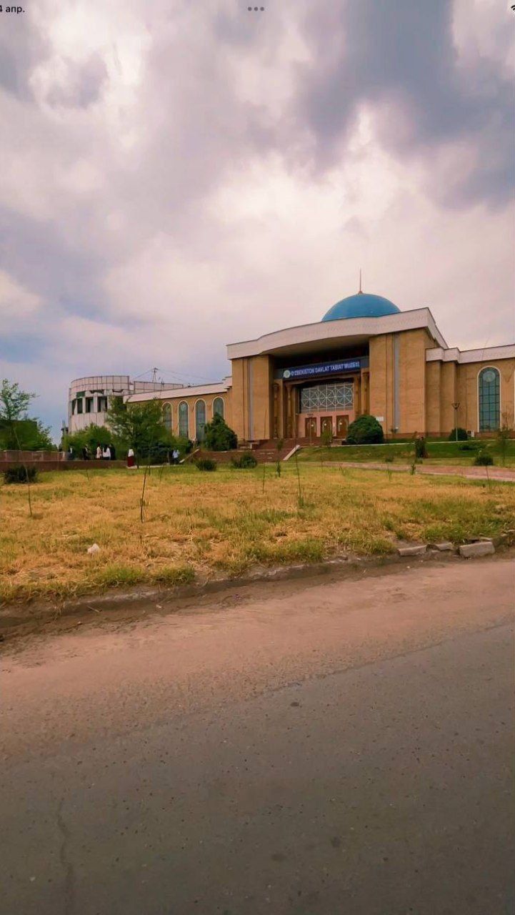 Продаётся дом участок в центре города.
Ориентир : Рынок Чарсу,
