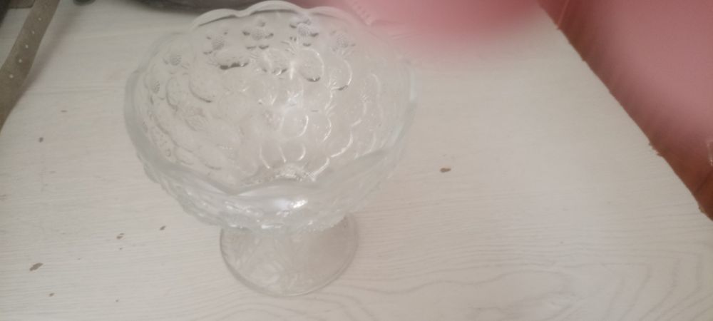 Посуда, очки для зрения +2, для телевизора +1,5, косметичка новая