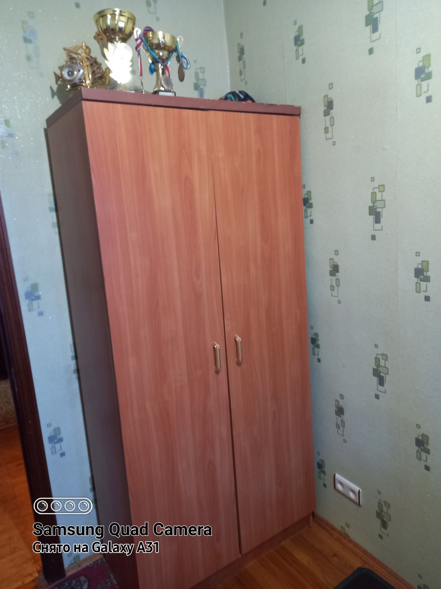 Сдаётся одна комната,в трех комнатной квартире, с хозяевами  на Дархан