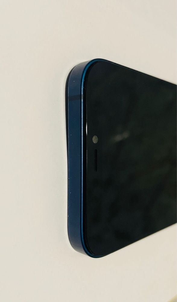 Продаю iPhone 12