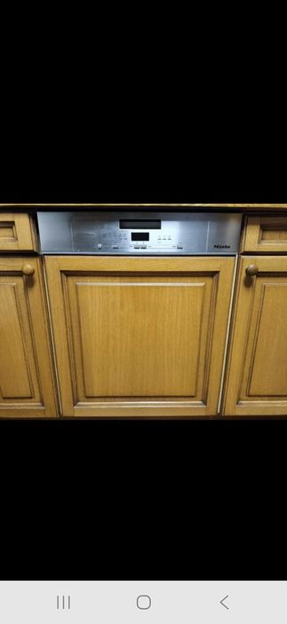 Bucătărie lemn masiv MIELE