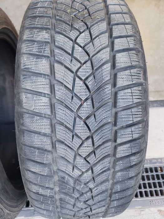 225 50 17, Зимни гуми Good Year